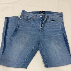 GAP Women's Light Blue Straight Leg Jeans